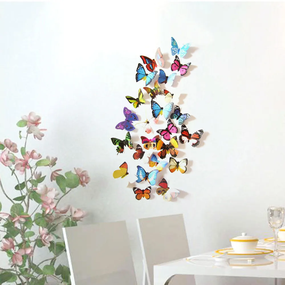 Дизайн на стене из бабочек