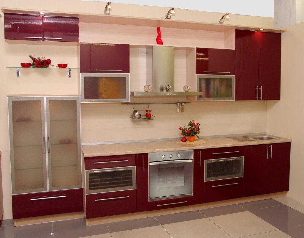 Кухни бордового цвета