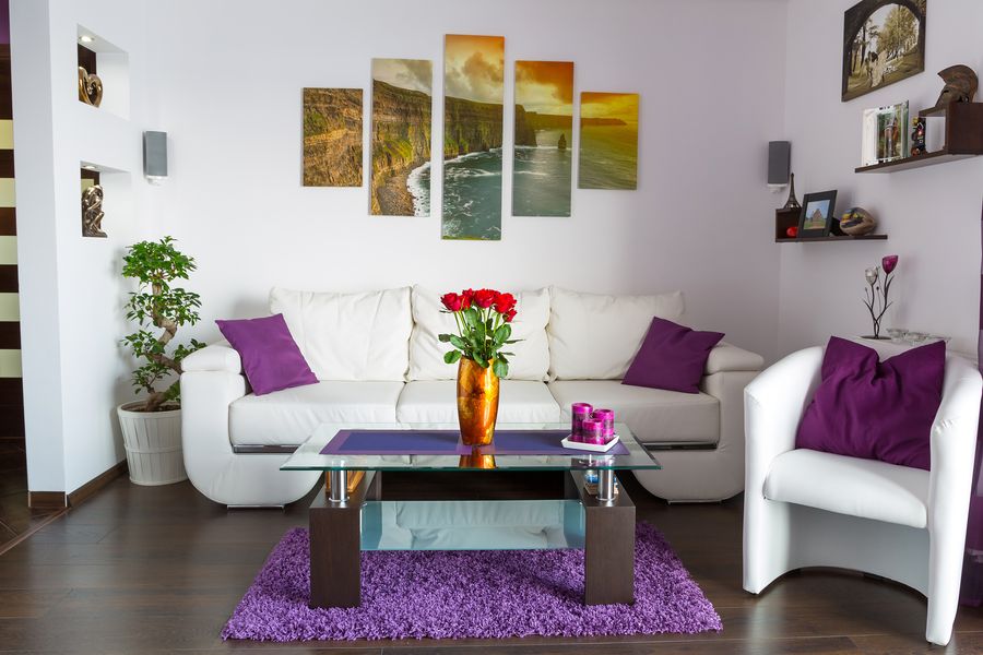 Картины в интерьере гостиной гармоничные цвета