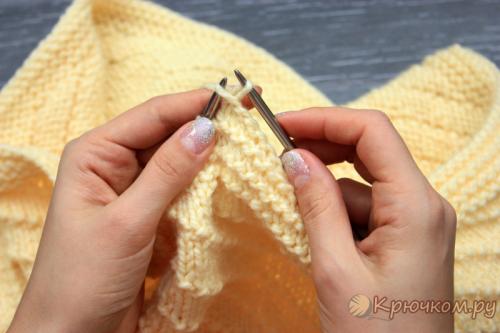 Вязаный шарф хомут схема вязания спицами. Как красиво связать круговой шарф снуд спицами? 24