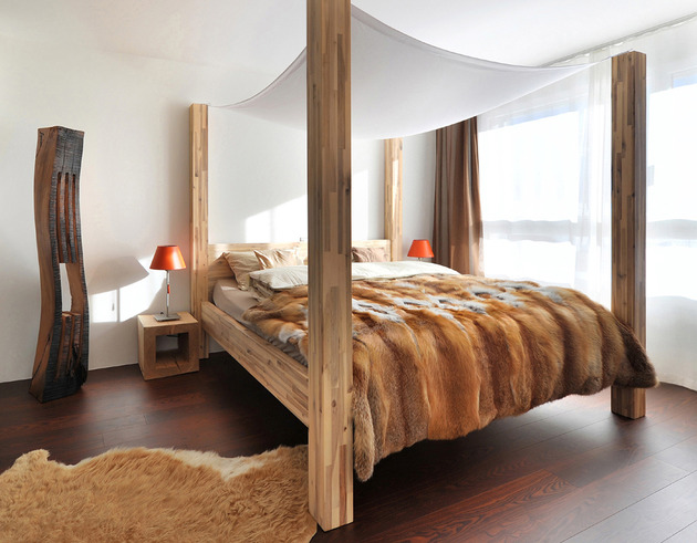 chic-canopy-bed.jpg