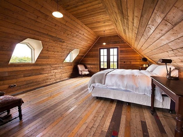 cottage-wood-bedroom.jpg