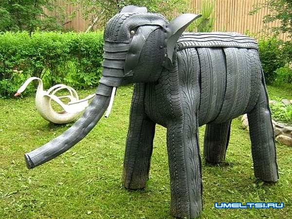 Слон из шин