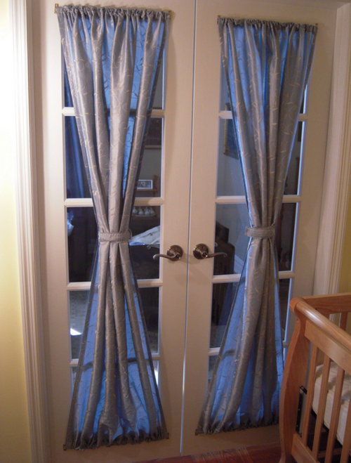 Рулонная штора для шкафа вместо двери